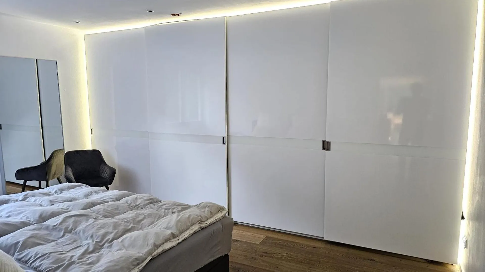 Wunderschoene, 5 Zimmerwohnung, Mit Grosser Terrasse München Apartment