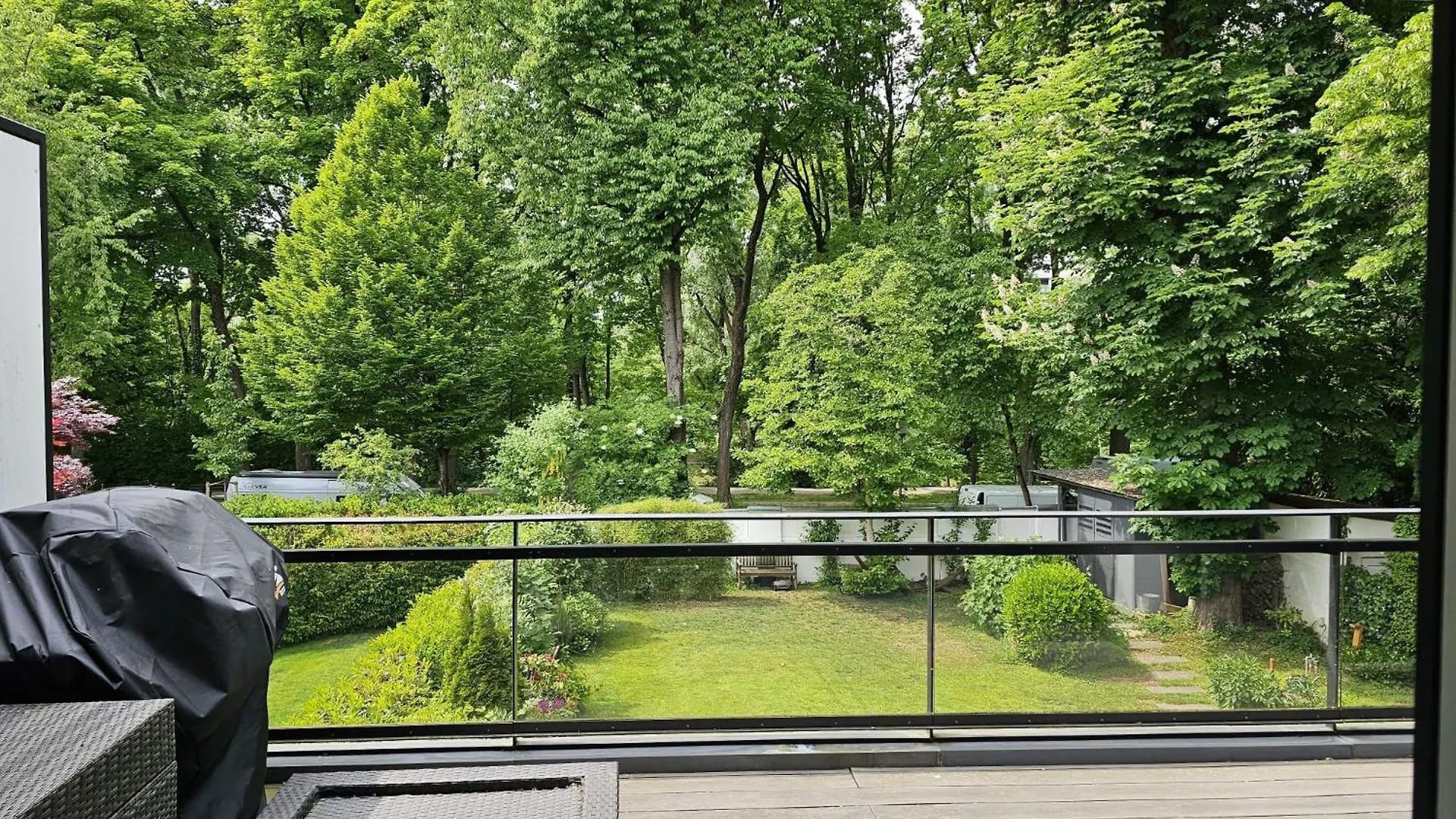 Apartment Wunderschoene, 5 Zimmerwohnung, Mit Grosser Terrasse Munich